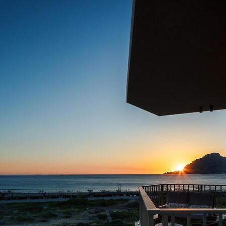Ririka Beach Living, New Feel-At-Home Luxury Suites Плакиас Экстерьер фото
