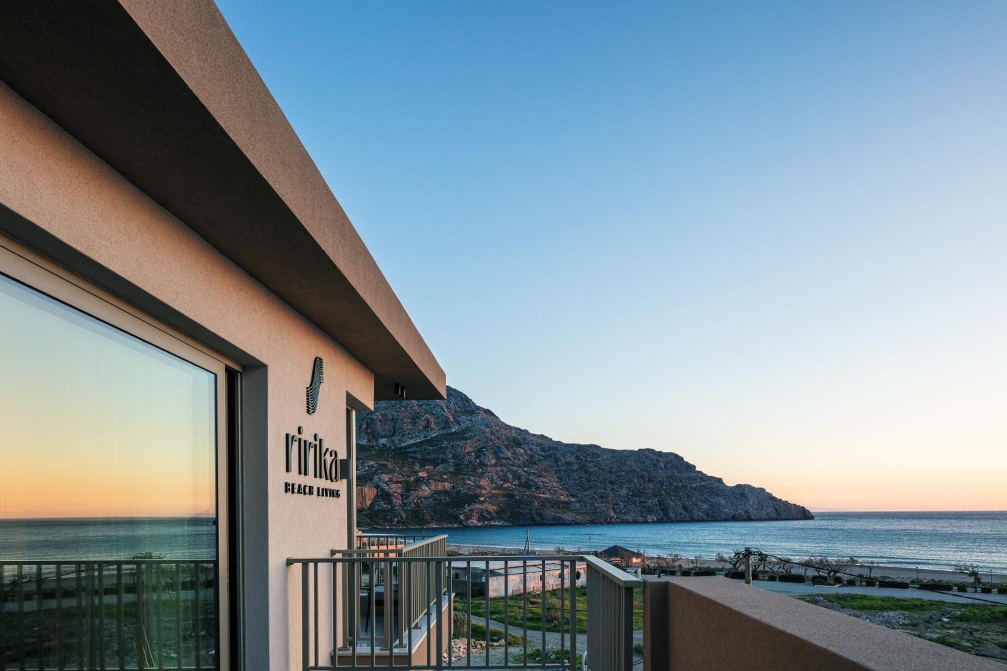 Ririka Beach Living, New Feel-At-Home Luxury Suites Плакиас Экстерьер фото